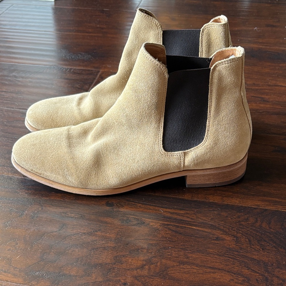 Classic Tan Chelsea Boots for Men